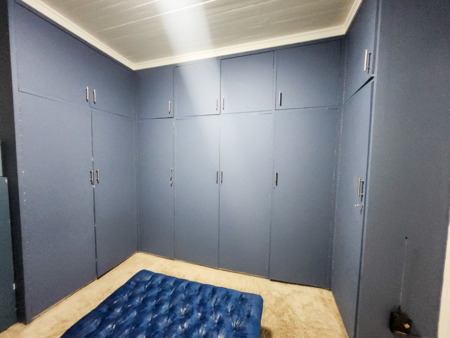 4 Bedroom Property for Sale in Wilgenhof Free State